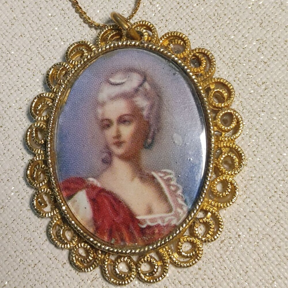 Vintage Karu Gold Tone Pendant Necklace Hand Painted Portrait Print Oval Frame
